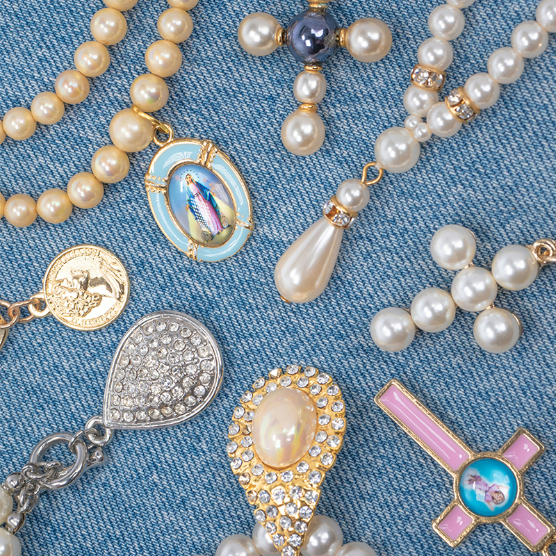 Elegant Fashion Necklaces Collection